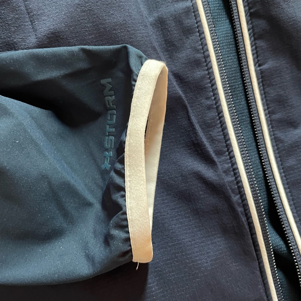 Under Armour Golf - Men's Blue Jacket - size Large GUC - Picture 5 of 8
